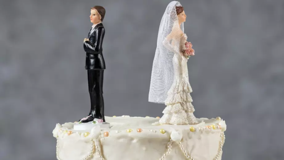 Тези 4 зодии НЕ желаят да сключат брак