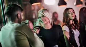 7 трика как да отмъкнете един мъж под носа на останалите жени