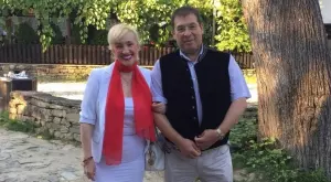 Мъжът на Сашка Васева: Чакам жена ми да прогледнe, никога няма да я изоставя