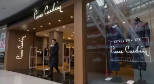 Собственикът на Pierre Cardin подава молба за несъстоятелност