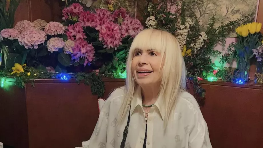 Няма да повярвате какво духна Лили Иванова на тортата си (СНИМКИ)