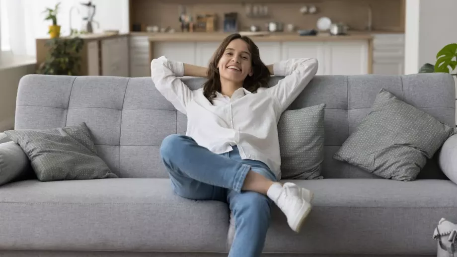 Жесток трик как да изперете дивана без професионални уреди (ВИДЕО)