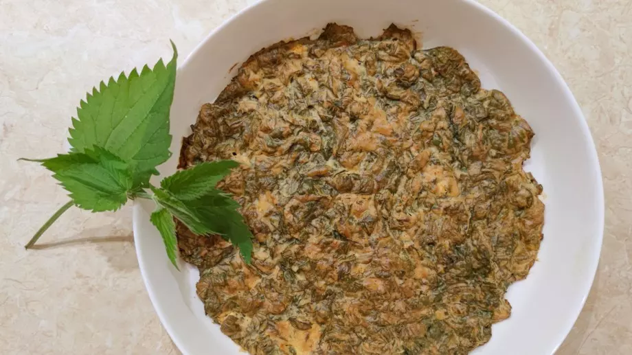 Коприва с яйца и сирене като от детството ни