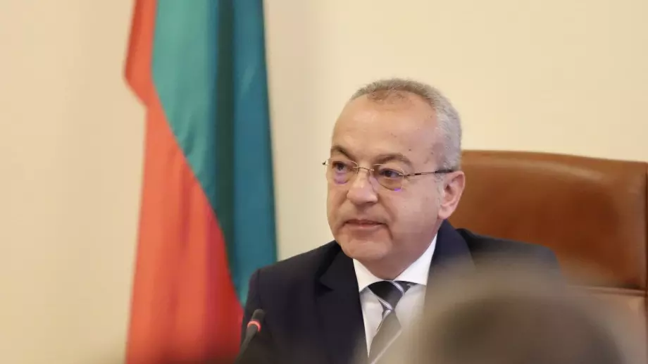 Какъв бюджет внася служебният кабинет?