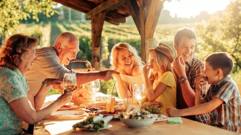 10 страхотни пожелания за Гергьовден, с които ще впечатлите имениците