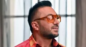 Коцето се похвали с новата си кола за половин милион (ВИДЕО)