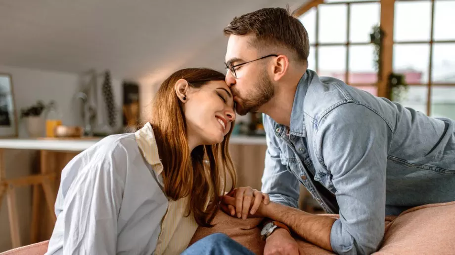 Любовен уикенд хороскоп за 6-7 май 2023