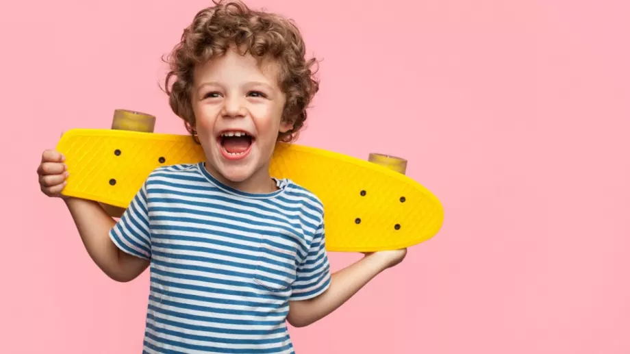 Виц на деня: Малко момиченце пита майка си