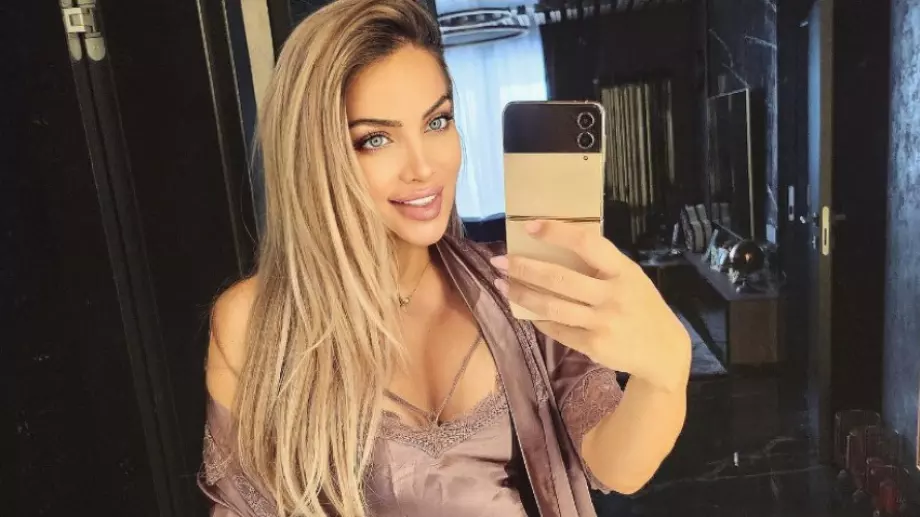 Златка Райкова с нова кола