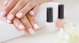 Хит на пролет 2023: Млечни нокти (СНИМКИ и ВИДЕО)