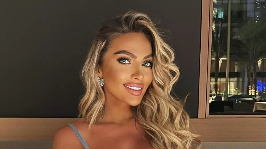 Златка Райкова се оплака от големината на гърдите си (СНИМКА)