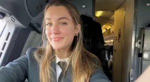 Напук на стереотипите: Тя е на 22, секси и е пилот (ВИДЕО)