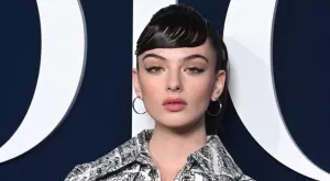 Дева Касел пред Vogue Italia откровена за връзката с родителите си и киното (СНИМКА)