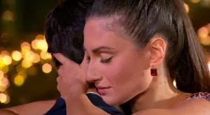 Вики при напускането си на "Ергенът": Влюбена съм в Евгени, но той не ме разбра