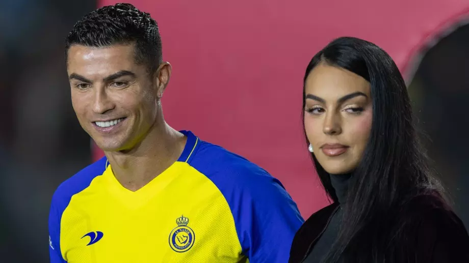 Араби погнаха Джорджина, ще остане ли звездното семейство в Саудитска Арабия? (СНИМКИ)