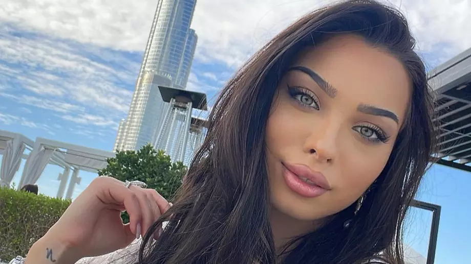 Айлин от „Ергенът“ най-накрая показа мъжа до себе си (СНИМКИ)