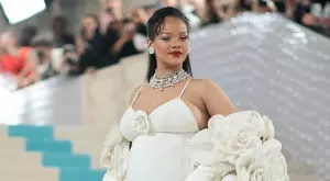 Няма да повярвате как Риана е кръстила сина си (СНИМКАИ)