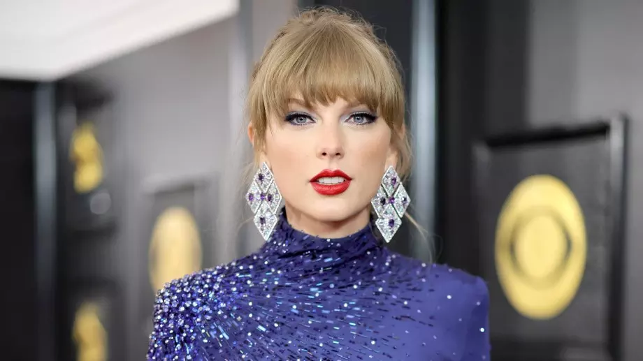 Тейлър Суифт има нов приятел, ето кой е (СНИМКИ)