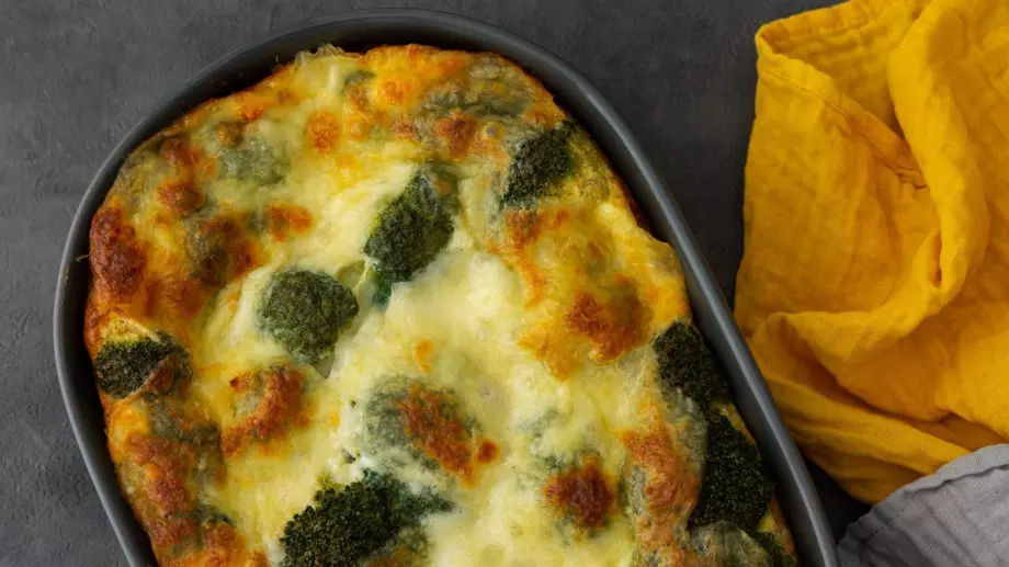 Кето запеканка с броколи и пилешко