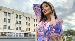 Всички родни звезди са на Миконос, Джулиана Гани влезе в кочината (СНИМКИ)