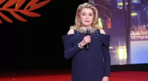 Катрин Деньов: Една икона на 80 години