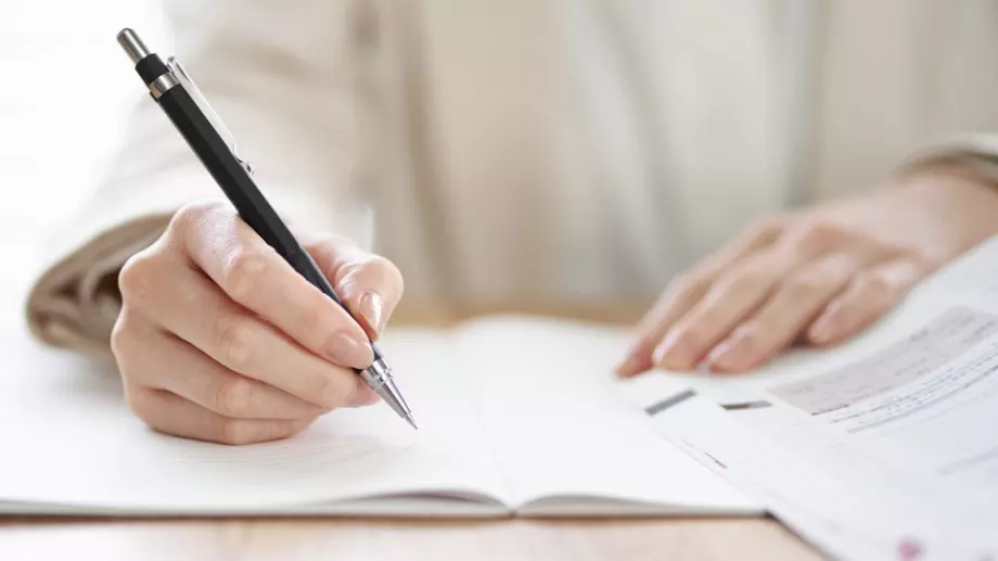 Обяснявам или обеснявам: Ето как се пише правилно