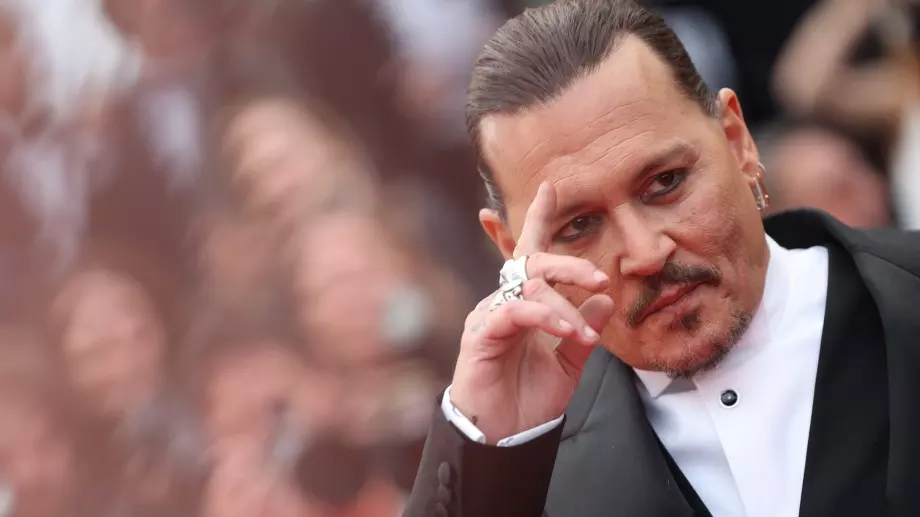 Джони Деп призна, че няма нужда от Холивуд, просълзи се от овациите в Кан (ВИДЕО)