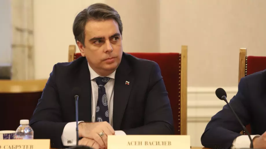 Асен Василев обеща бюджетът да бъде приет преди 31 юли