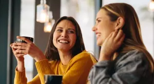 Женски виц за 12 март, 2024 г.: В сладкарницата