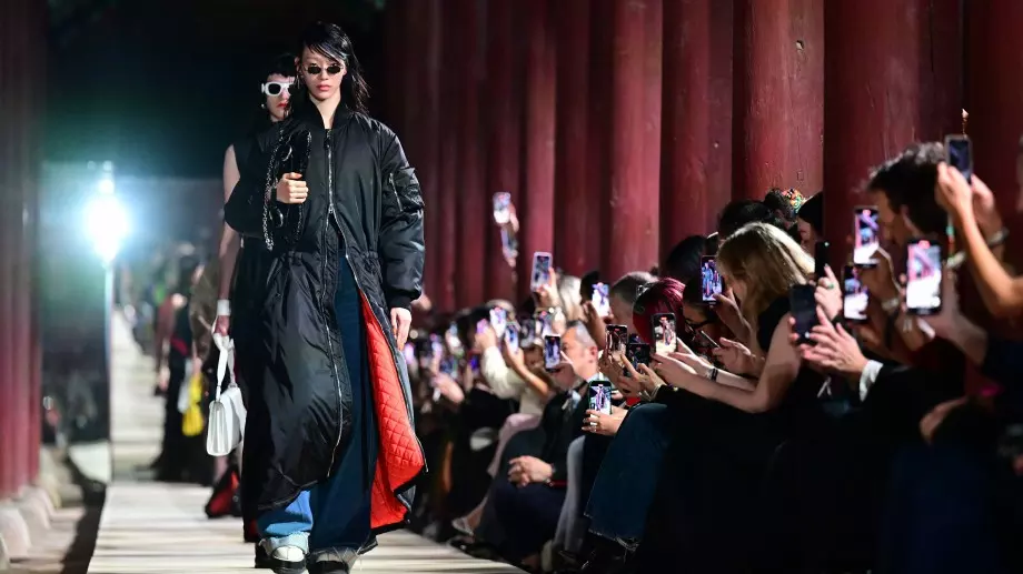 Gucci Cruise 2024: Симбиоза между корейска история и съвременна мода (ВИДЕО)