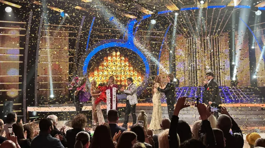 Грандиозен финал на 