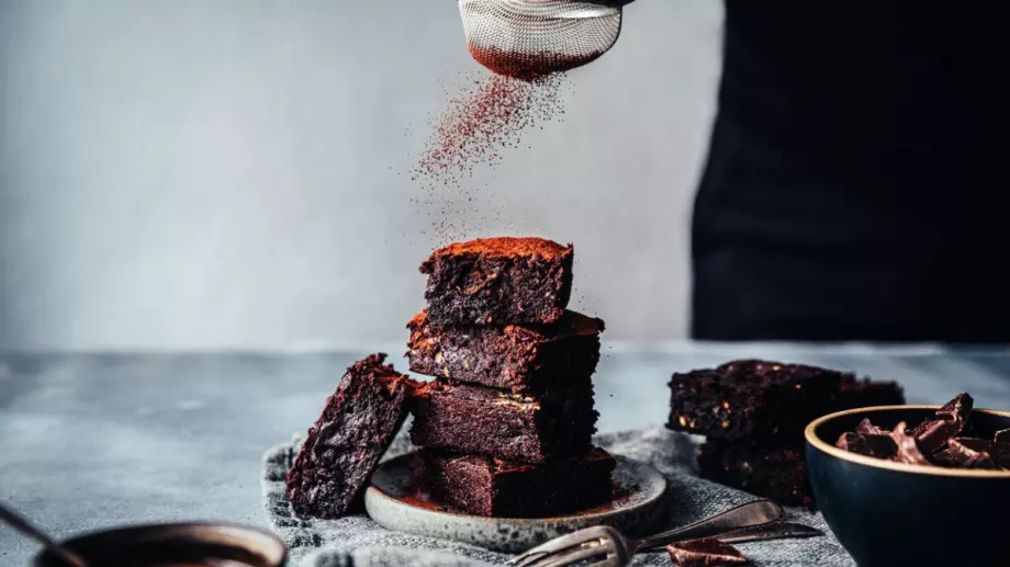 Бързо брауни с череши и извара