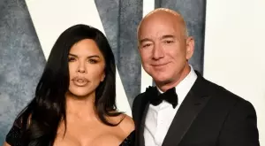  Джеф Безос се сгоди