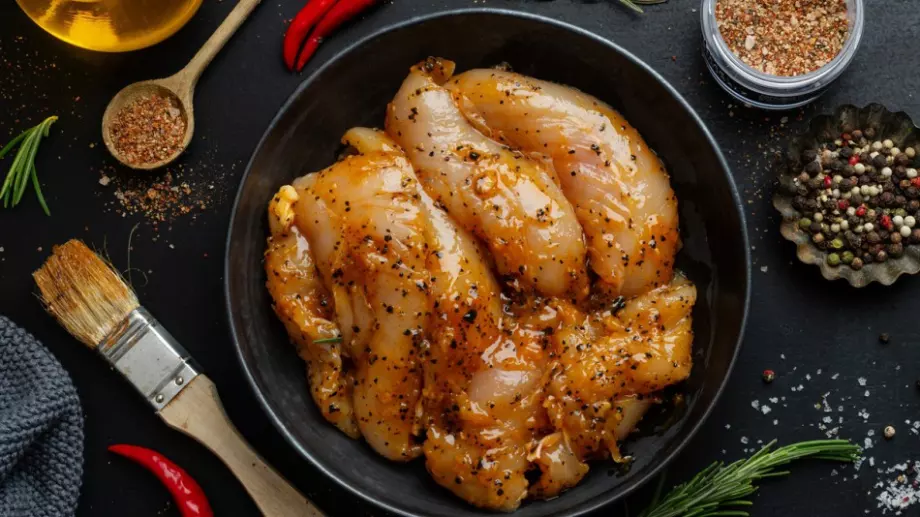 5 домашни маринати за пилешко, с които месото става супер крехко