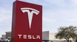 Tesla слезе от върха на най-печелившите автомобилни производители