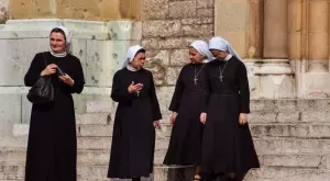 Женски виц за 9 януари 2024: Две монахини отишли на пазар