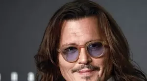 Как Джони Деп получи милион долара, след като изнесе концерт в София?