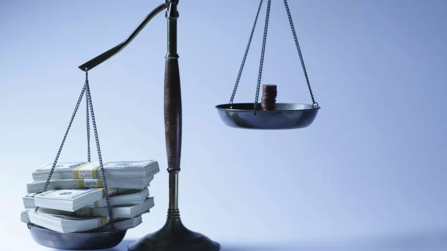 Средната заплата и пенсия на мъжете у нас е с над 20% по-висока от на жените