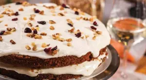 Съпругата на Кирил Петков издаде любимата си рецепта за морковена торта