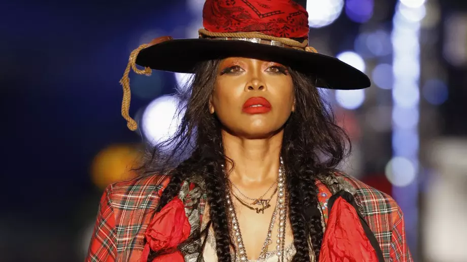 Ерика Баду пусна своя модна колекция (СНИМКИ)