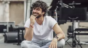 Виктор и Евгени от "Ергенът" купонясват заедно на морето (ВИДЕО)