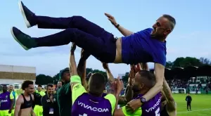 {{ otherArticle[0].article.title }}