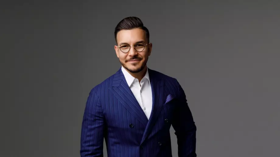 Максим Асенов: Всяко определение на "успех" има своите компромиси