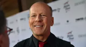 Брус Уилис вероятно не е напълно наясно с болестта си