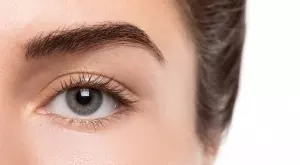 Видео урок как правилно да нарисувате веждите си