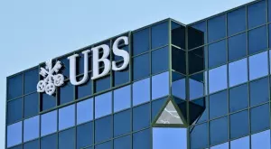 На печалба ли е банка UBS, след като придоби фалиралата Credit Suisse 