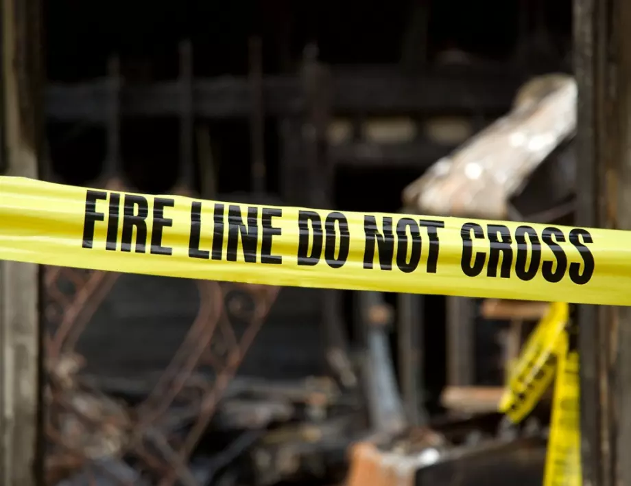 Въоръжени и маскирани подпалиха мексикански пазар: 9 души загинаха 