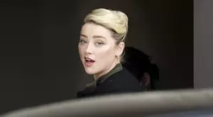 Амбър Хърд се завръща на екран в ролята на психиатър (ВИДЕО)