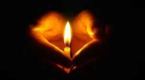 Почина изпълнителят на хита "Love is in the Air" 