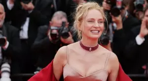 Гордата Ума Търман позира с порасналите си деца (СНИМКИ)